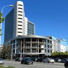 В казанском ТЦ «Сувар Плаза» разобрали стеклянный фасад