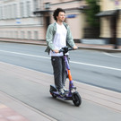 В центре Казани автомобиль сбил самокатчика – тот не спешился на пешеходном переходе