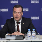 Медведев призвал подумать над созданием открытой общественной базы данных «врагов»