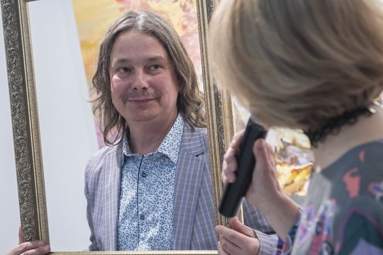 «Голос предков» зазвучал в Казани: в галерее «БИЗON» открылась выставка Александра Шадрина