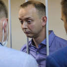 «Ведомости» опубликовали колонку обвиняемого в госизмене Ивана Сафронова. Статья исчезла, а сайт газеты оказался недоступен