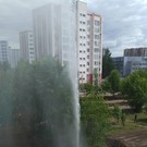 В Нижнекамске из-под земли забил фонтан высотой до 9-го этажа