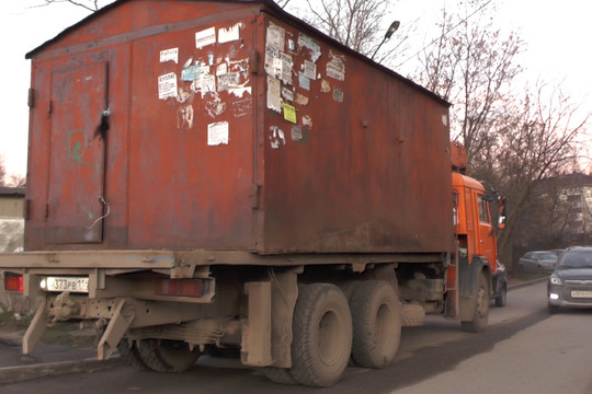 В Казани начали сносить самовольно установленные гаражи