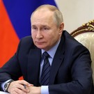 Песков: Путин остается «на посту» круглые сутки