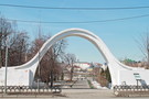 В парке «Черное озеро» начали возводить каркас исторических павильонов 