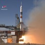 Ракета с новым экипажем МКС потерпела аварию, космонавты экстренно приземлились в Казахстане