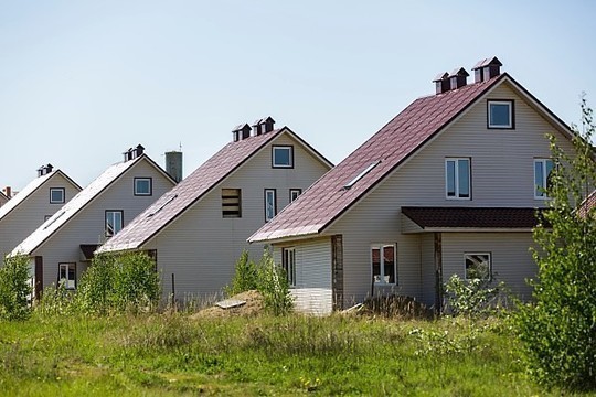 «Продаю небольшой замок и 100 соток впридачу»