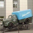 Минниханов показал новый монумент «Автолавка» в Казани