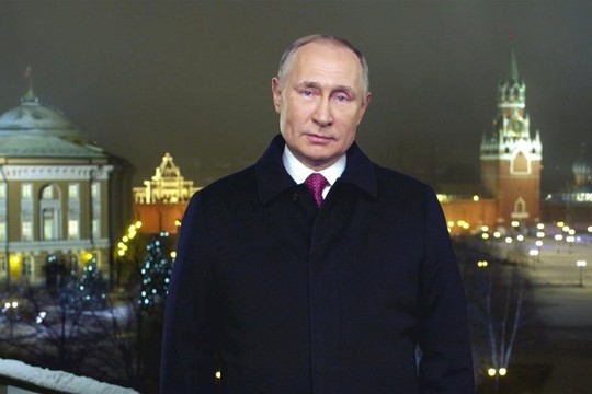 Владимир Путин поздравил жителей России с Новым годом