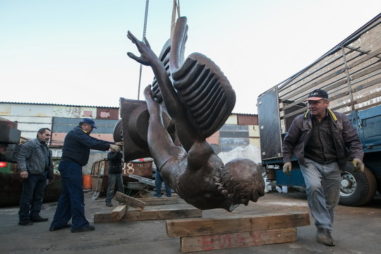 Памятник Рудольфу Нуриеву начал путь из мастерской Церетели в Казань