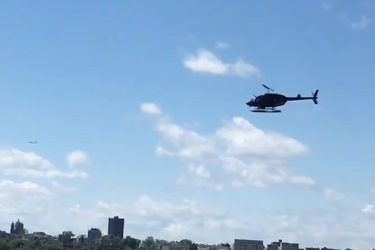 В Нью-Йорке вертолет упал в реку Гудзон