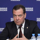 Медведев назвал саммит по Украине «скотным двором»: «Кафка с Оруэллом нервно курят в сторонке»