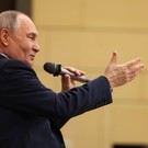 Путин о сессии молодых ученых «Деньги есть, но вы учитесь»: «Дмитрий Анатольевич сейчас подойдет как раз»