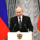Путину подарили фотографию снежного барса