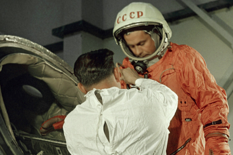 Через тернии к «Звездному городку»: победа СССР в космической гонке 1960-х и Леонов на Луне