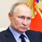 Путин потребовал от муниципальных властей активней общаться с людьми