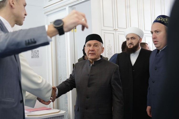 Как Минниханов и Шаймиев открывали Соборную мечеть Лаишево