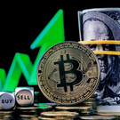 Стоимость биткоина впервые в истории поднялась выше $100 тысяч