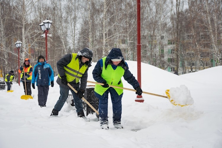 Жители Челнов прошли испытание снегопадом
