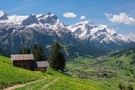 В швейцарской деревне устроили распродажу домов по 60 рублей