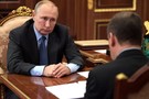 Путин обсудил с Медведевым оплату труда в здравоохранении: «Она должна быть справедливой»
