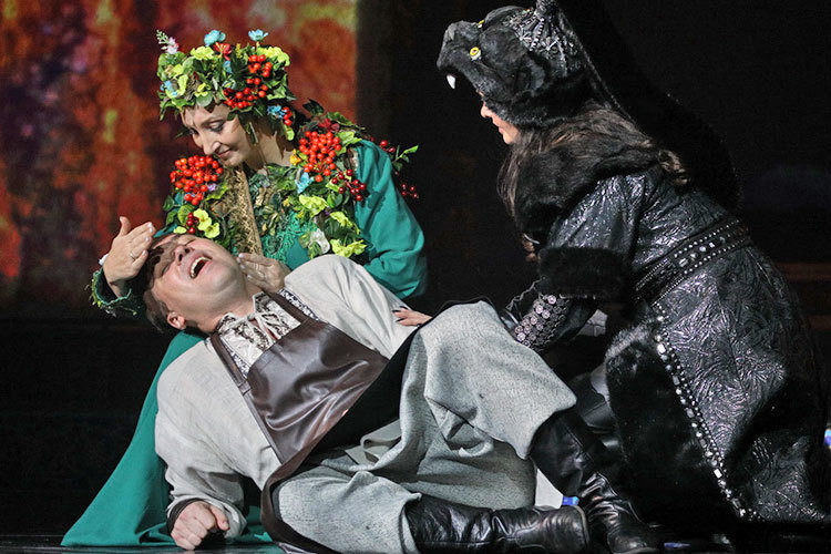 «Прекрасные губы Аксылу...»: премьера мюзикла «Алтын Казан» в оперном театре