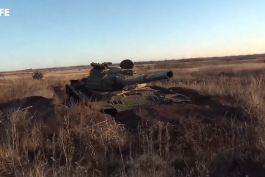 Неизвестные прогулялись по танковому полигону под Казанью