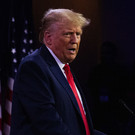 Трамп на посту президента угрожал не защищать страны НАТО при «нападении РФ». Он заявил, что поощрял бы атаки