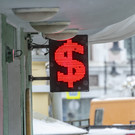 Курс доллара на Мосбирже поднялся выше 99 рублей, евро – 109
