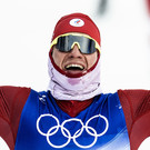Александр Большунов стал «королем лыж» и выиграл третье олимпийское «золото» в карьере