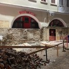 Спорный балкон бара «Пятница» на Профсоюзной снесли