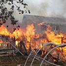В Борисково пожар охватил сразу три дома