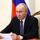 Песков: в Кремле посмотрели видеозапись встречи губернатора Паслера с жителями Орска