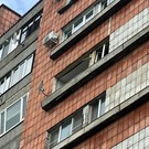 В 9-этажке на Революционной в Казани при разгерметизации самогонного аппарата выбило окна