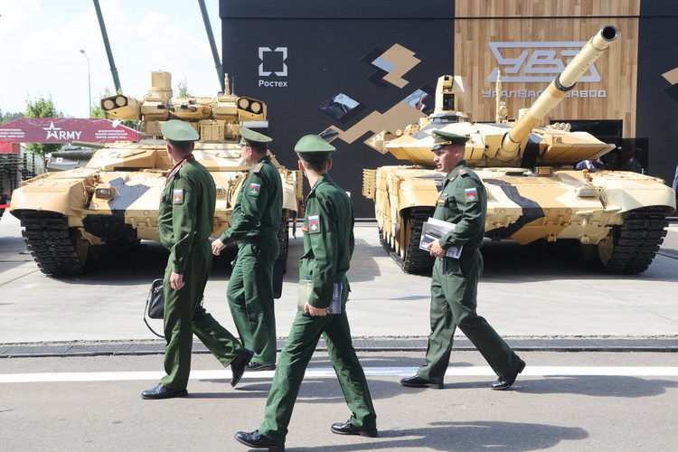 Блеск оружия: открылся военно-технический форум «Армия-2022»