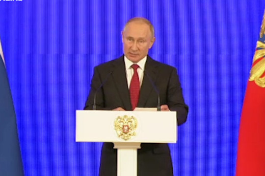 «Патриотизм – стержень нашей генетической памяти»: Путин объяснил смысл Дня народного единства