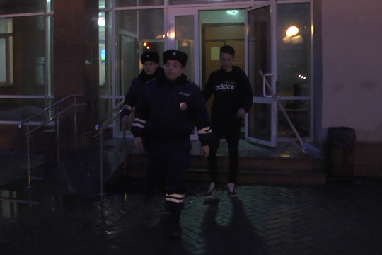 В Казани арестовали водителя, который отказался снимать тонировку с машины