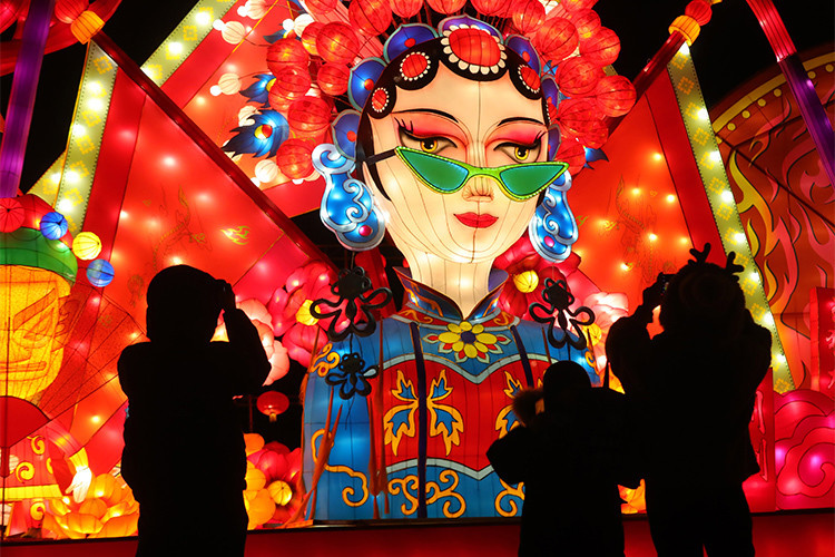 Chinese New Year, rock star in the 2000s and Almodovar and Bergman in cinema: 12 ways to have fun in Kazan