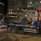 В Казани женщина пять часов боролась с приставами за свой Infiniti, который отбирали за долги