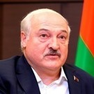 Лукашенко подписал закон о рассылке повесток в военкомат по СМС
