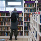 В России появился орган, проверяющий книги на пропаганду ЛГБТ*, – продажу некоторых изданий уже приостановили