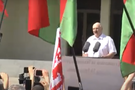 Лукашенко заявил, что встает на колени перед митингующими в Минске