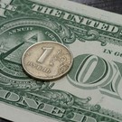 Эксперт предрек ослабление рубля в августе