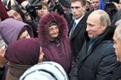 Женщина прорвалась к Путину, чтобы спросить: «Как прожить на 10 тысяч рублей?»