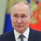 Путин наградил татарстанский завод за успехи в труде
