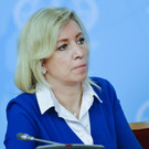 Захарова: Германия ведет себя как Гринч, изымая на таможне подарки из России
