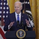 ABC: Байден тренируется стоять по 1,5 часа к дебатам с Трампом