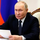 Путин заявил о недостаточной помощи участникам СВО в России