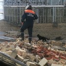 В Куюках рухнула стена строящегося дома – под завалами могут быть люди