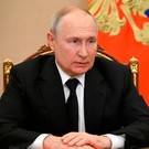 Путин поручил изменить условия выплат пособия на ребенка
